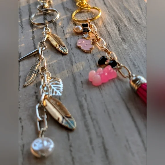 Chic Feather Charm Bag Charm - Picture 4 of 4